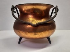 Piccolo Calderone In Rame martellato con manico e 3 piedini paiolo Vintage 