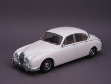 Scala 1/18 KK Daimler 250 V8 LHD - 1962 - bianco - KKDC181033