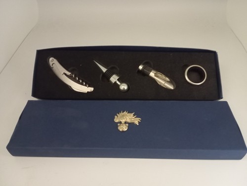 Carabinieri set vino con - carabinieri,