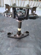 Honda Cx 500 Turbo, piastra superiore e inferiore di sterzo