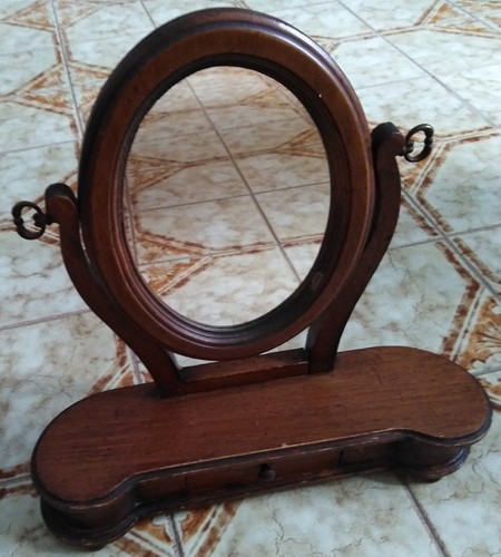 Toilette tavolo con - toilette,