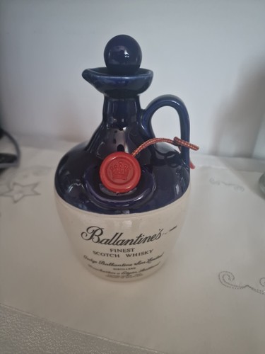 Ballantines whisky decanter - whisky,