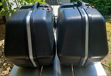 GIVI Monokey - Coppia di Valigie Laterali per Moto - Nere, complete di ganci