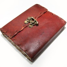 Libro In Pelle Con Chiusura A