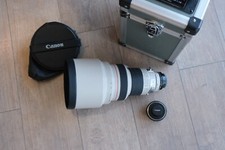 Canon FD 200mm f1,8 L in Very Good Condition With AF Adapter and Case