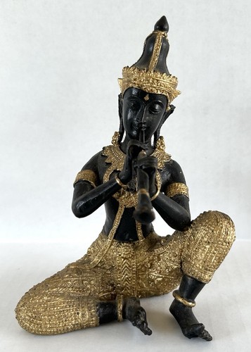 Statua statuina musicista