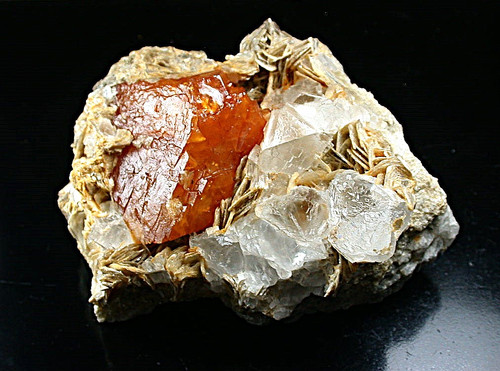 Minerali cm sheelite - minerali:, xtl