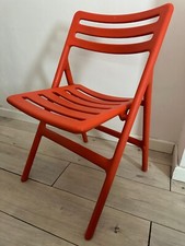 Sedia pieghevole disegnata da Jasper Morrison e prodotta da Magis