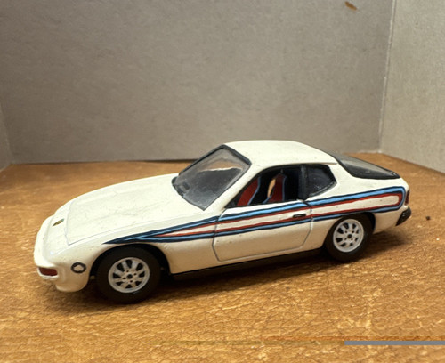 Schuco 1001 porsche 924 1977 - 1001,