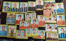 Lotto 25 figurine CALCIATORI