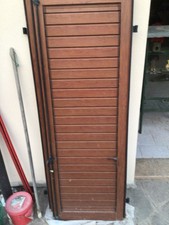 una finestra in pvc con relative persiane in alluminio