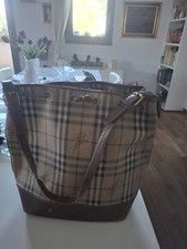 Titolo: Vintage Burberrys Haymarket Check Bucket Bag - Nova Check Anni '90 Usato