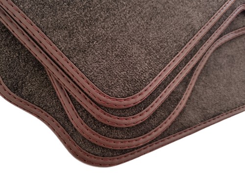 Tappetini velluto marrone - in,