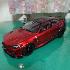 Modellino auto Solido 1/18