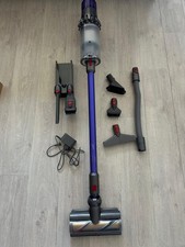 Aspirateur balai Dyson V11