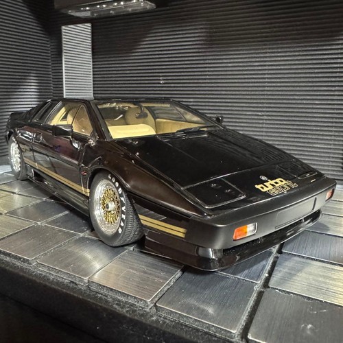 Minicar autoart lotus - 1/18,
