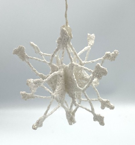 Ornamento bianco fatto mano - ornamento,