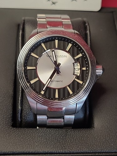 Très belle montre homme