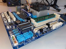 Gigabyte GA-880GM-UD2H incl. AMD Phenom II x4 965 e ventola e 8 GB di RAM DDR3