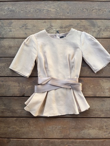 Top peplo rosa con - , cintura