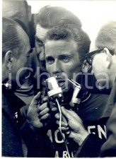 1967 CICLISMO MILANO-SANREMO Gianni MOTTA intervistato all'arrivo *Foto 18x24