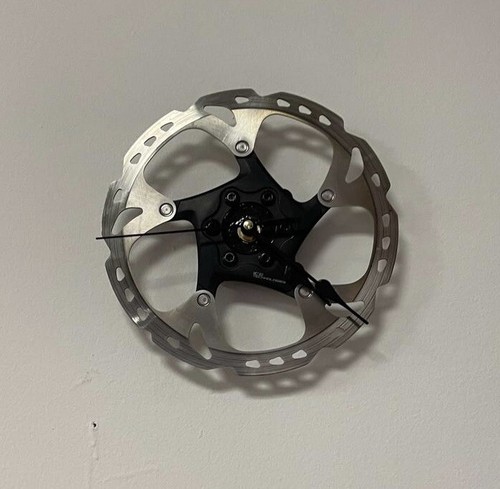 Orologio artigianale disco