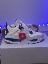 Jordan 4 verde pino