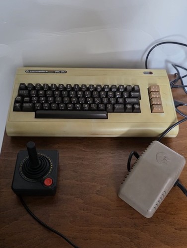Vintage commodore vic - commodore, vic-20