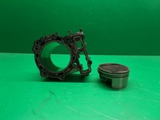 CILINDRO E PISTONE ORIZZONTALE