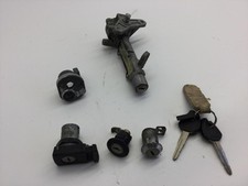 BLOCCHETTO CHIAVI ACCENSIONE + SERRATURE E CORNICE SUZUKI BURGMAN 125 2002 BP111