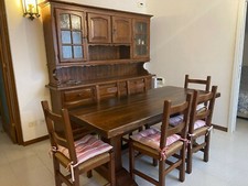 Mobile Vetrina + tavolo e sedie Sala da Pranzo in Legno massello + 2 poltroncine