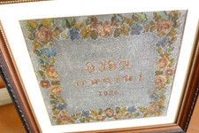 antico ricamo PUNTO CROCE EMBROIDERY tessuto PERLe 1886 antique sampler