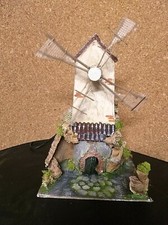 Mulino a vento rustico per