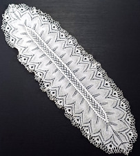 CENTRINO FATTO A MANO -  RICAMO AD AGHI  FLOREALE  - CENTIMETRI 71X23