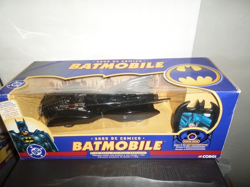 Batmobile 2000 dc - 1:18,