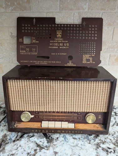 Vintage grundig majestic model - vintage,