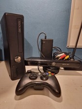Microsoft Xbox 360 Slim 4GB Console - Nera + kinect