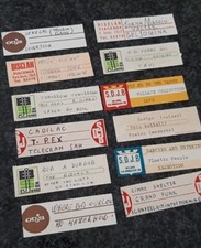 12 ETICHETTE ORIGINALI PER JUKE BOX, PRIMI ANNI 70, SCRITTE A MANO