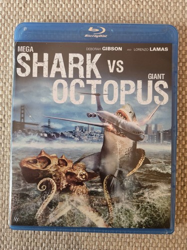 Mega shark giant - mega, octopus