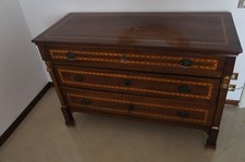 Cassettone Luigi XVI in noce intarsiato, '800