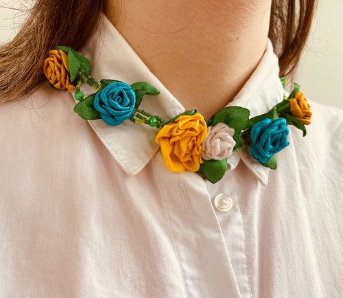 Collana unica fatta - , a