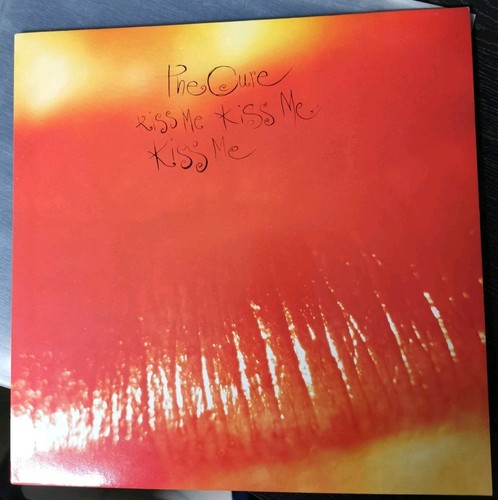 The cure kiss - ,