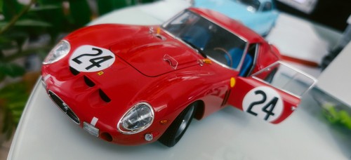 Modellismo scala ferrari - 1/18,