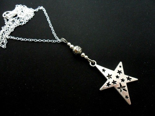 Una bellissima collana - ,
