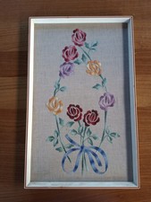 Quadro Ricamato con corona di