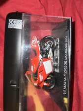 modellismo statico moto YAMAHA YZR MAX BIAGGI
