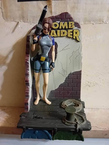 Lara croft muta sub - lara, da