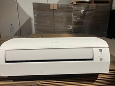 condizionatore daikin bianco