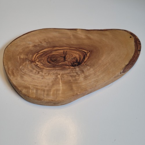 Sur tavola legno ulivo - la,