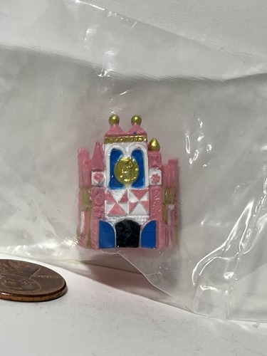 Small world disney - it’s,